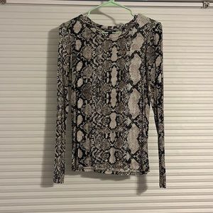 Long sleeve top snake print
